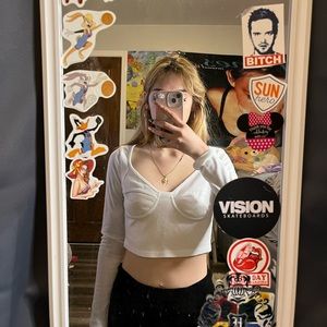 White long sleeve crop top
